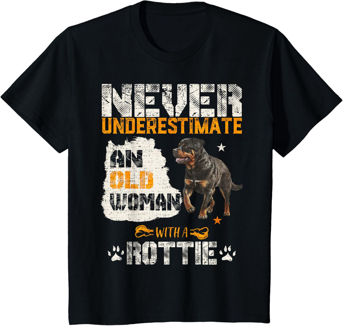 Never Underestimate An Old Woman With A Rottweiler Dog Lover T-Shirt - Black